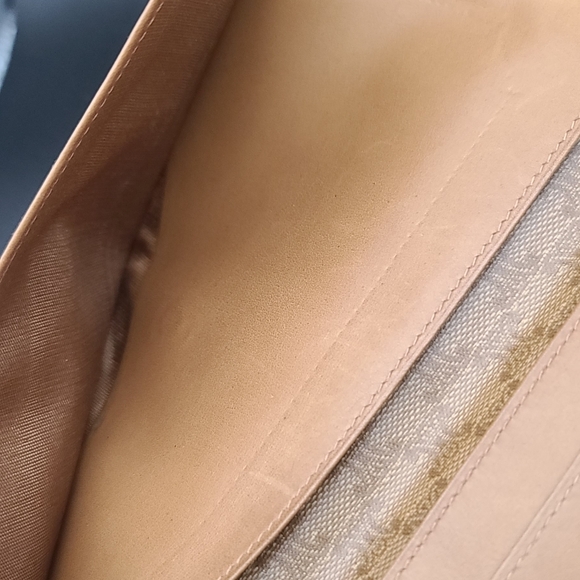 Celine bifold - Picture 16 of 16